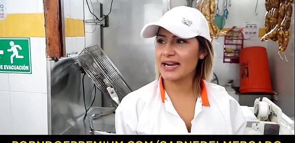  CARNE DEL MERCADO - Curvy Latina Camila Santos gets banged and eats two loads